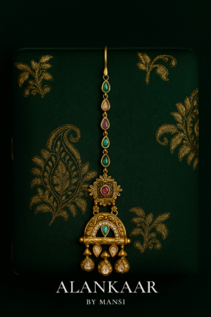 Kundan Maang Tika