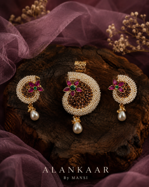 Basra Moti Pendant Set